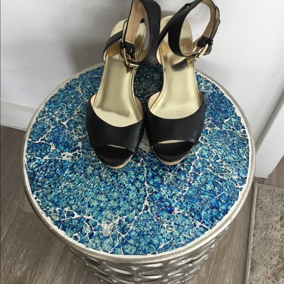 Michael Kors Black Leather Wedge  Size 7.5 $45 - Picture 6 of 9